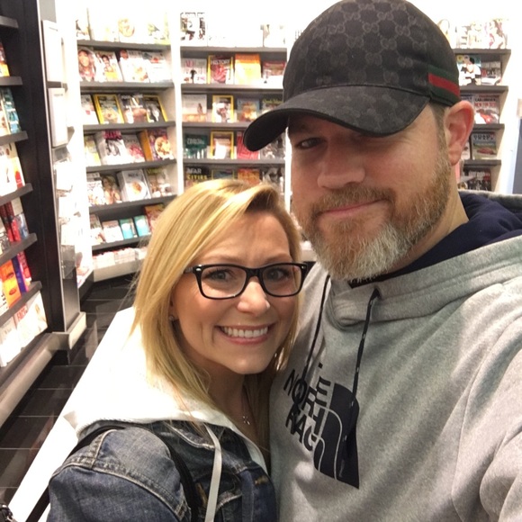 Nice to meet you! ···❤··· My name is Allison. - Picture 6 of 8